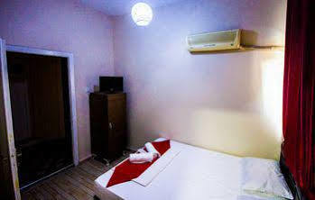 Cicek Palas Otel İzmir Extérieur photo